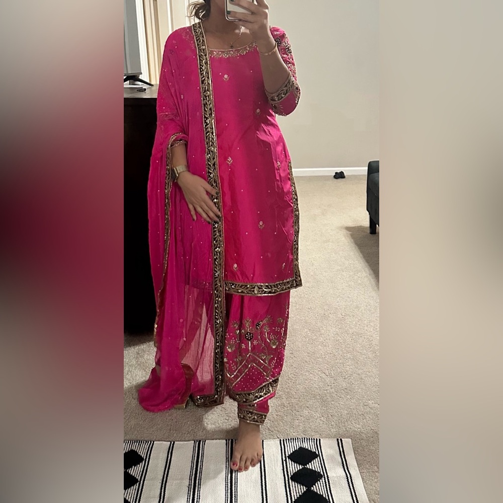 Punjabi Pink Salwar Suit - Picture 2 of 3